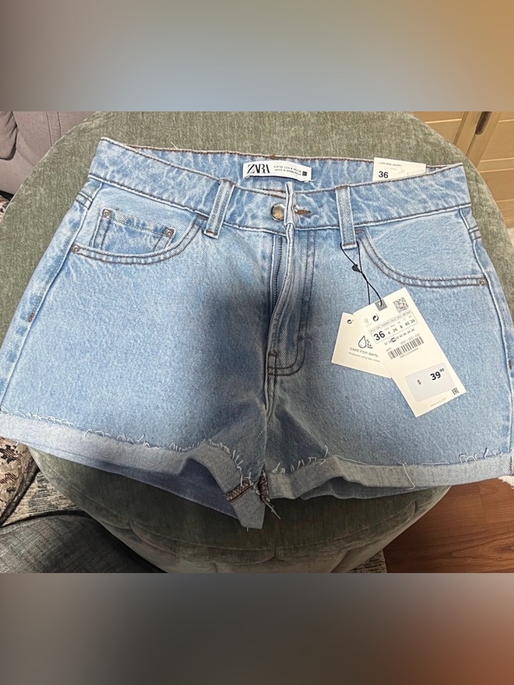 Zara Light Wash Frayed Hem Jean Shorts